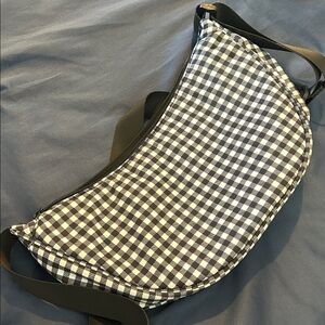 💥3/$25💥 wild fable black/white gingham crossbody sling bag